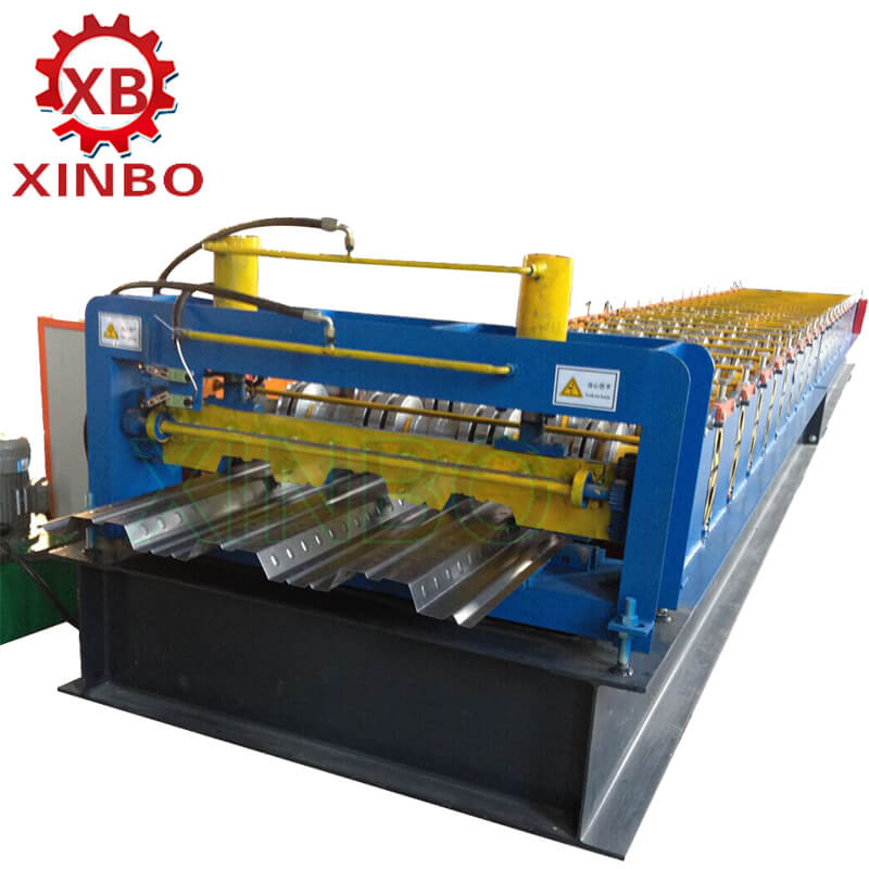 Decking floor roll forming machine